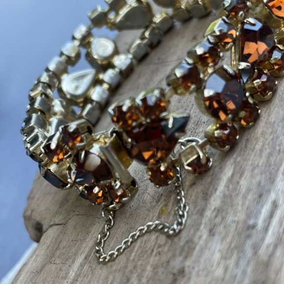 Vintage Amber Rhinestone Bracelet in a Goldtone Setting - Picture 12 of 14